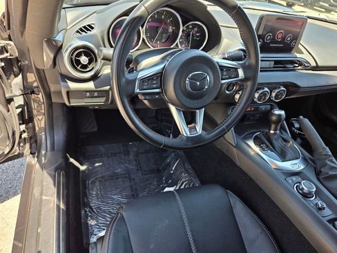 Used 2023 MAZDA MX-5 Miata Grand Touring RWD image 9