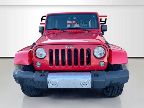 Used 2015 Jeep Wrangler Unlimited Sahara w/ Dual Top Group AWD/4WD image 2