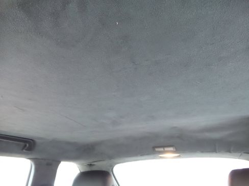 Used 2004 Porsche Cayenne Turbo image 6