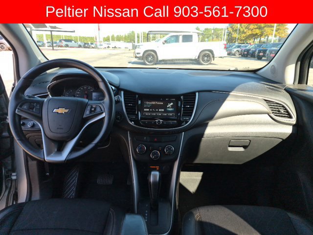 Used 2017 Chevrolet Trax LT w/ LT Convenience Package FWD image 12