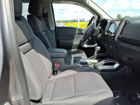 Certified 2023 Nissan Frontier SV w/ Technology Package AWD/4WD image 13