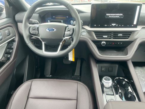 New 2026 Ford Explorer Platinum w/ LUX Leather Package AWD/4WD image 6