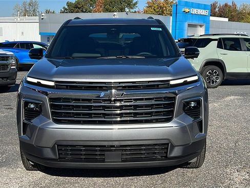 New 2026 Chevrolet Traverse LT w/ Sun and Wheel Package image 2