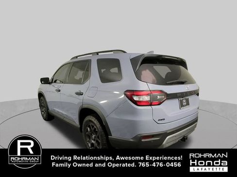 Used 2024 Honda Pilot TrailSport image 7