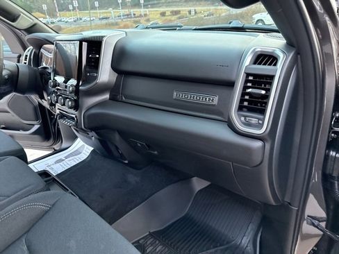 New 2026 RAM 1500 4x4 Crew Cab image 35