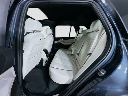 Used 2022 BMW X5 xDrive40i w/ Premium Package AWD/4WD image 24