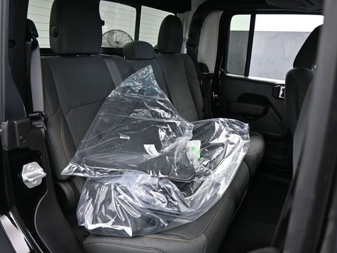 New 2026 Jeep Gladiator Sport image 36