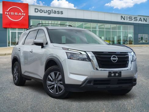 Used 2025 Nissan Pathfinder SV w/ SV Premium Package FWD image 1