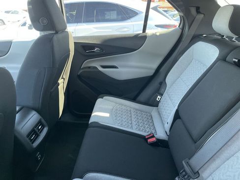 Used 2024 Chevrolet Equinox LS w/ LS Convenience Package image 4