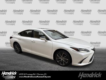Used 2023 Lexus ES 300h w/ Luxury Package