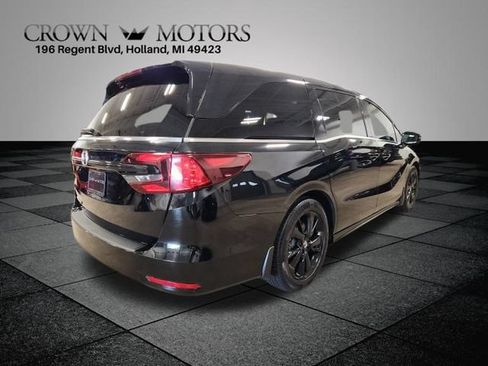 Used 2023 Honda Odyssey Sport image 3
