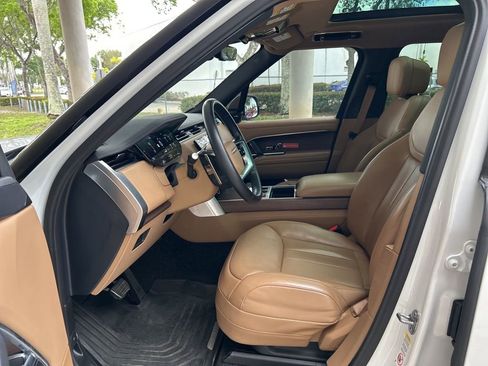Used 2023 Land Rover Range Rover SE image 5