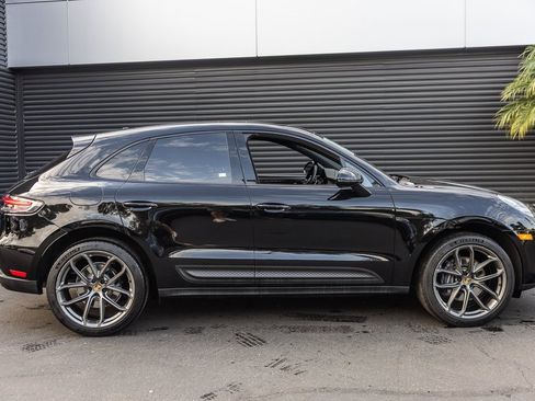 Certified 2022 Porsche Macan image 10