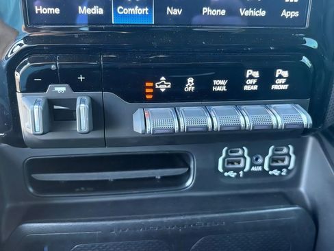 Used 2022 RAM 1500 Limited w/ Body Color Bumper Group AWD/4WD image 30