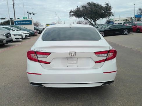 Used 2018 Honda Accord EX-L image 9
