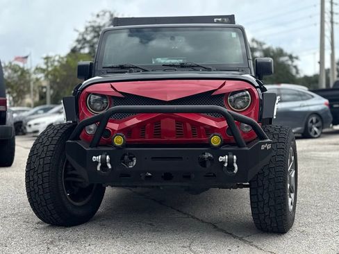 Used 2016 Jeep Wrangler Rubicon w/ Power Convenience Group image 11