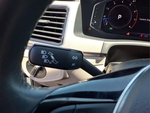 Used 2019 Volkswagen Atlas SEL AWD/4WD image 18