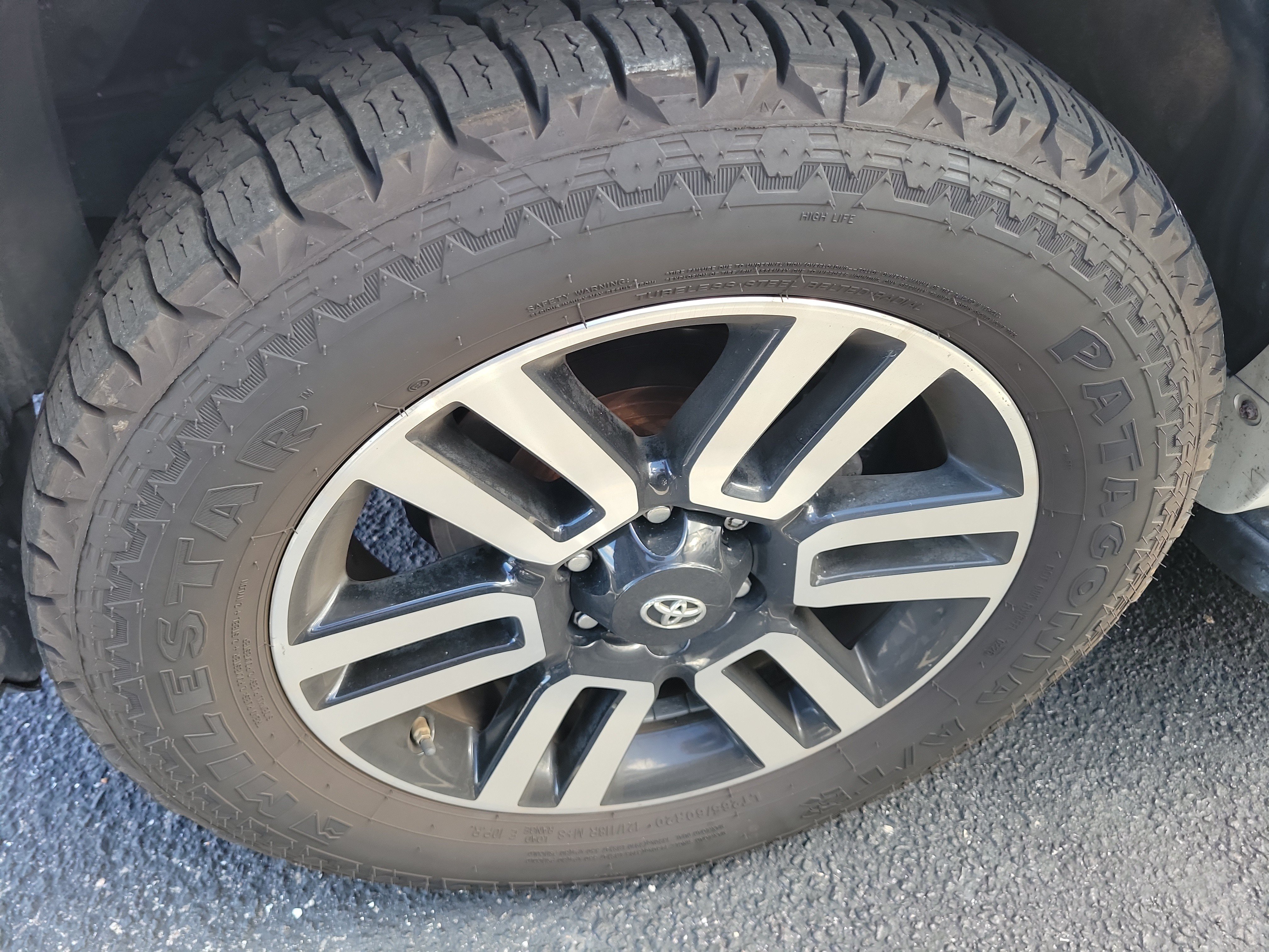 Used 2017 Toyota 4Runner Limited AWD/4WD image 5