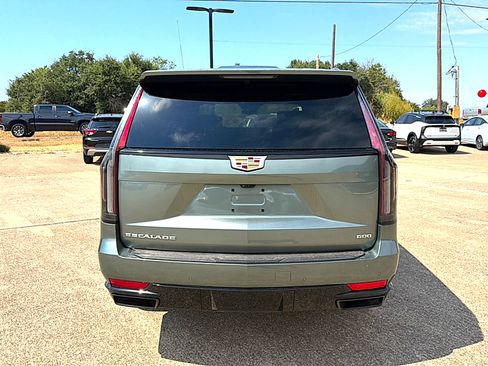 Used 2023 Cadillac Escalade Sport Platinum AWD/4WD image 5