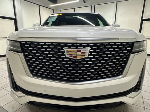 Used 2023 Cadillac Escalade Premium Luxury image 13