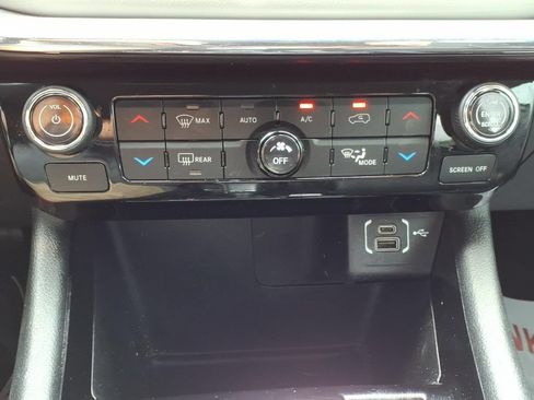 Used 2022 Jeep Compass Limited AWD/4WD image 18