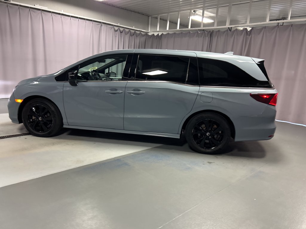 Used 2023 Honda Odyssey Sport image 4