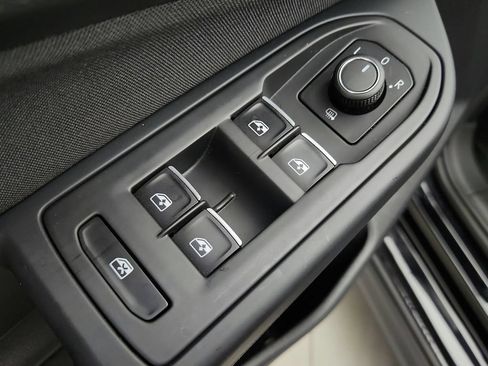 Used 2022 Volkswagen GTI SE FWD image 22