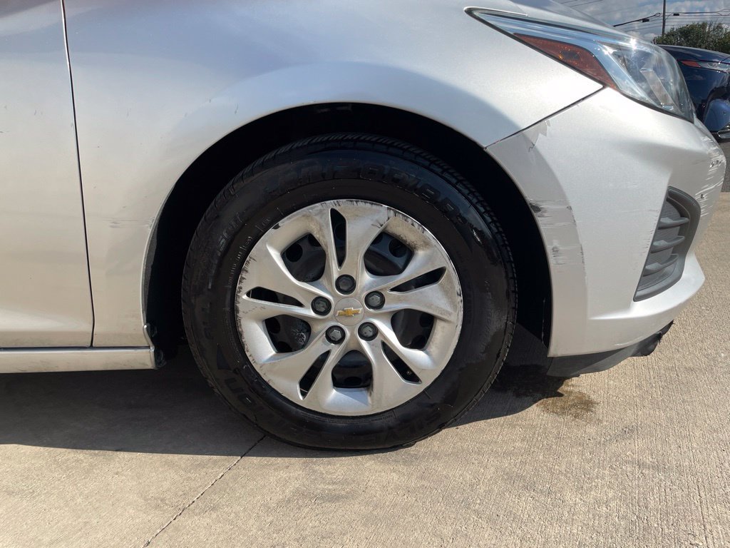 Used 2019 Chevrolet Cruze LS FWD image 28
