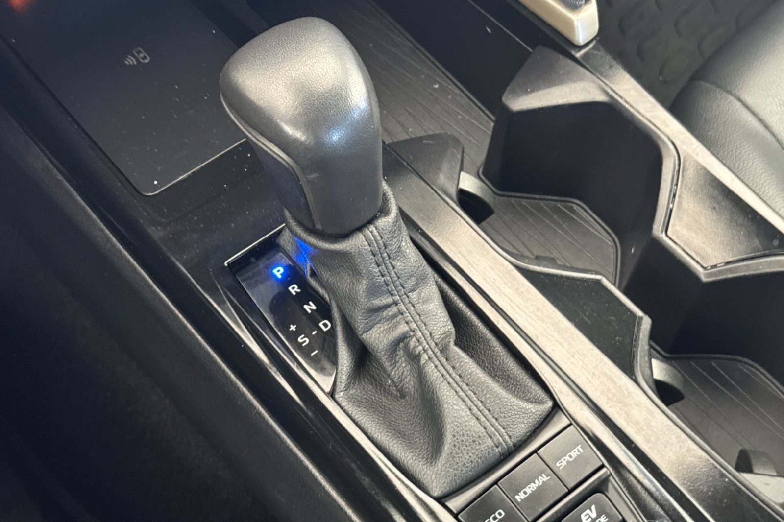 Certified 2025 Toyota Camry SE FWD image 19