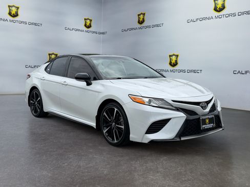 Used 2020 Toyota Camry XSE w/ Blackout Package FWD image 3