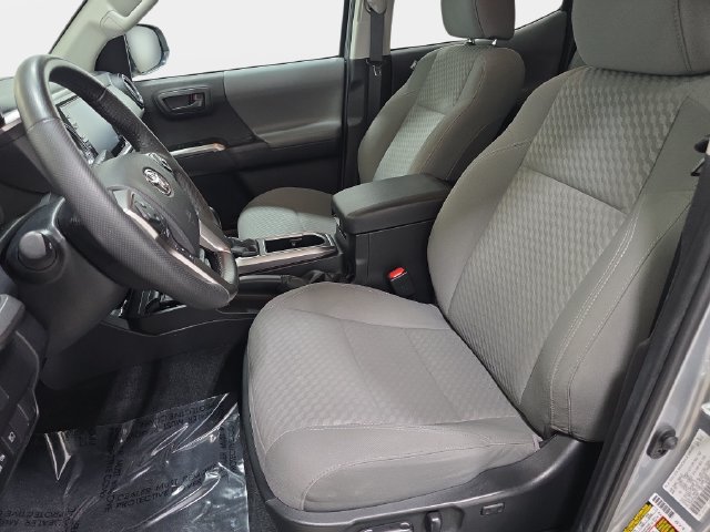 Certified 2022 Toyota Tacoma SR5 AWD/4WD image 11