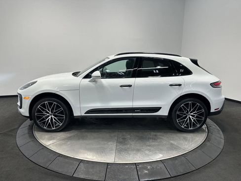 Certified 2025 Porsche Macan AWD/4WD image 2