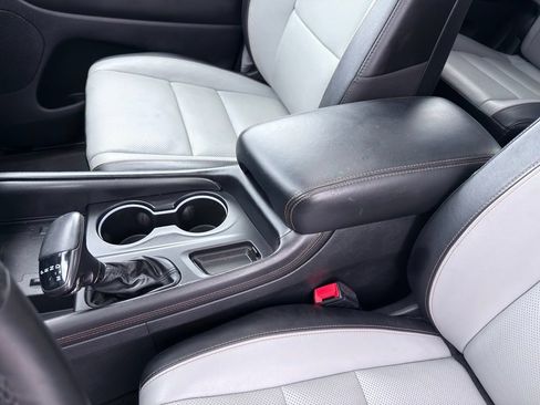 Used 2022 Dodge Durango R/T w/ Blacktop Package AWD/4WD image 23