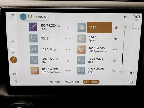 Used 2025 Land Rover Defender 110 S image 9