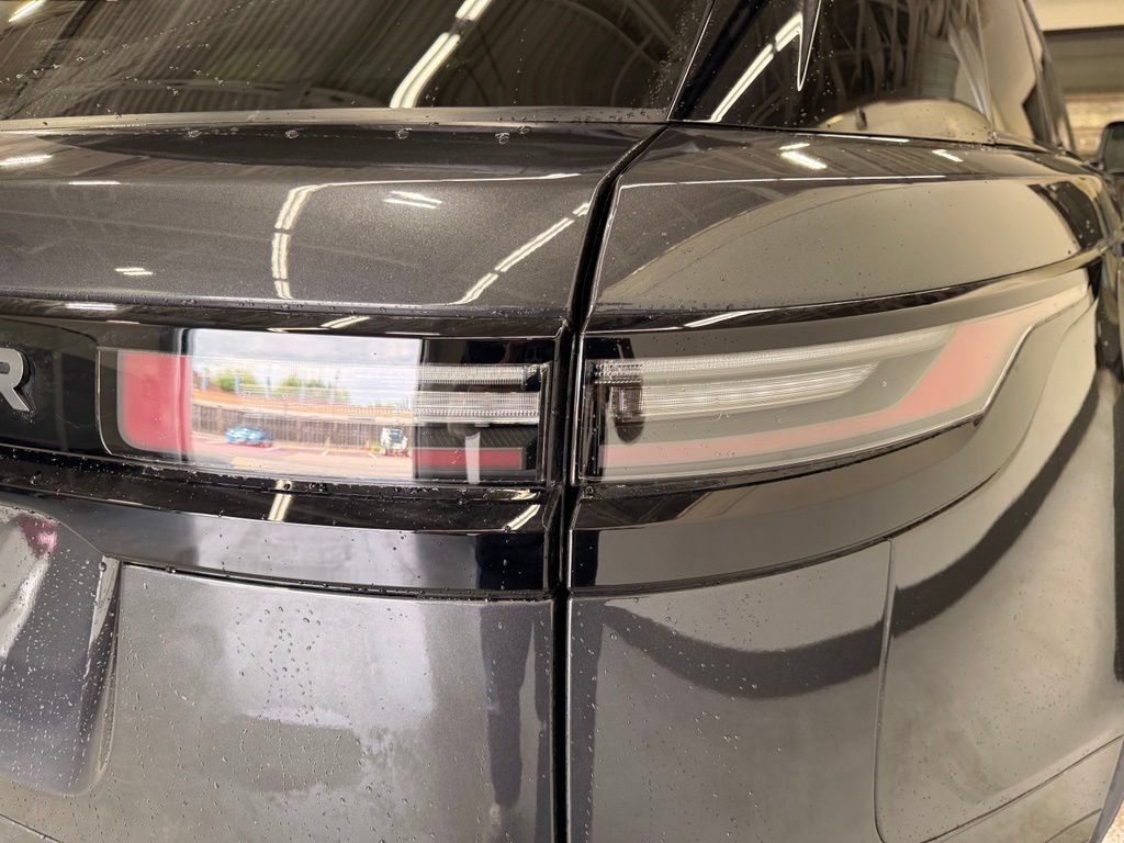 Used 2026 Land Rover Range Rover Velar Dynamic SE AWD/4WD image 5
