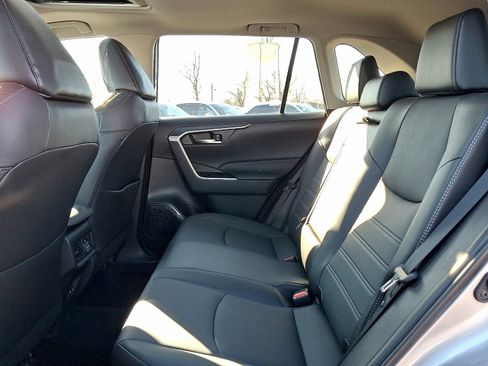 Used 2023 Toyota RAV4 XLE Premium image 11