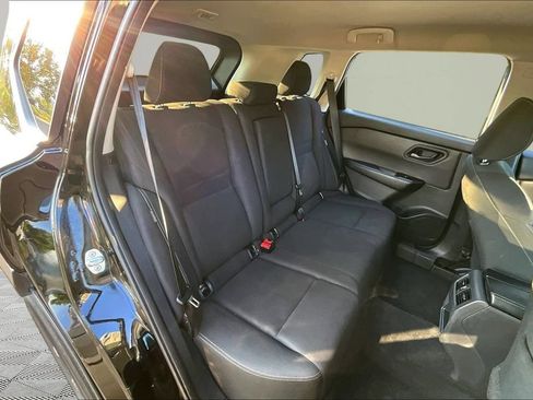 Used 2024 Nissan Rogue S AWD/4WD image 19
