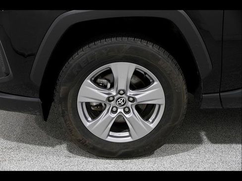 Used 2025 Toyota RAV4 XLE FWD image 22