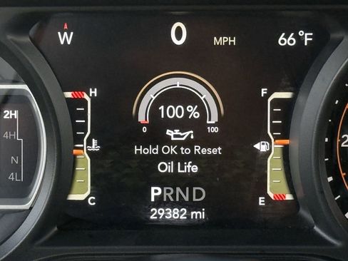 Used 2025 Jeep Wrangler Unlimited Rubicon w/ Convenience Group image 15