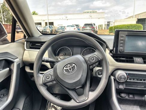 Used 2019 Toyota RAV4 XLE AWD/4WD image 21