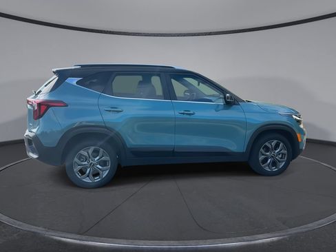 Used 2024 Kia Seltos S AWD/4WD image 9