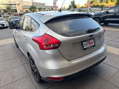 Used 2016 Ford Focus SE w/ Equipment Group 201A FWD image 5