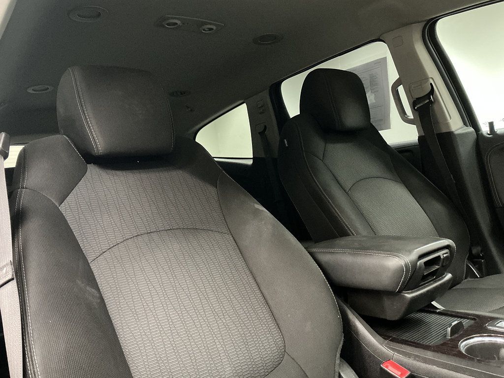 Used 2017 Chevrolet Traverse LT w/ Style and Technology Package AWD/4WD image 33