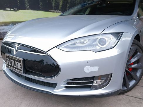 Used 2016 Tesla Model S P90D image 8