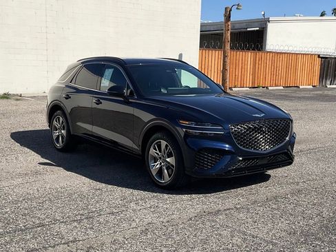 Used 2022 Genesis GV70 3.5T Sport w/ Sport Advanced Package AWD/4WD image 8