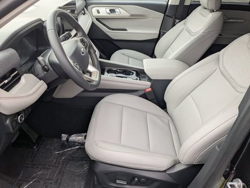 New 2026 Ford Explorer Active w/ Active Comfort Package AWD/4WD image 16