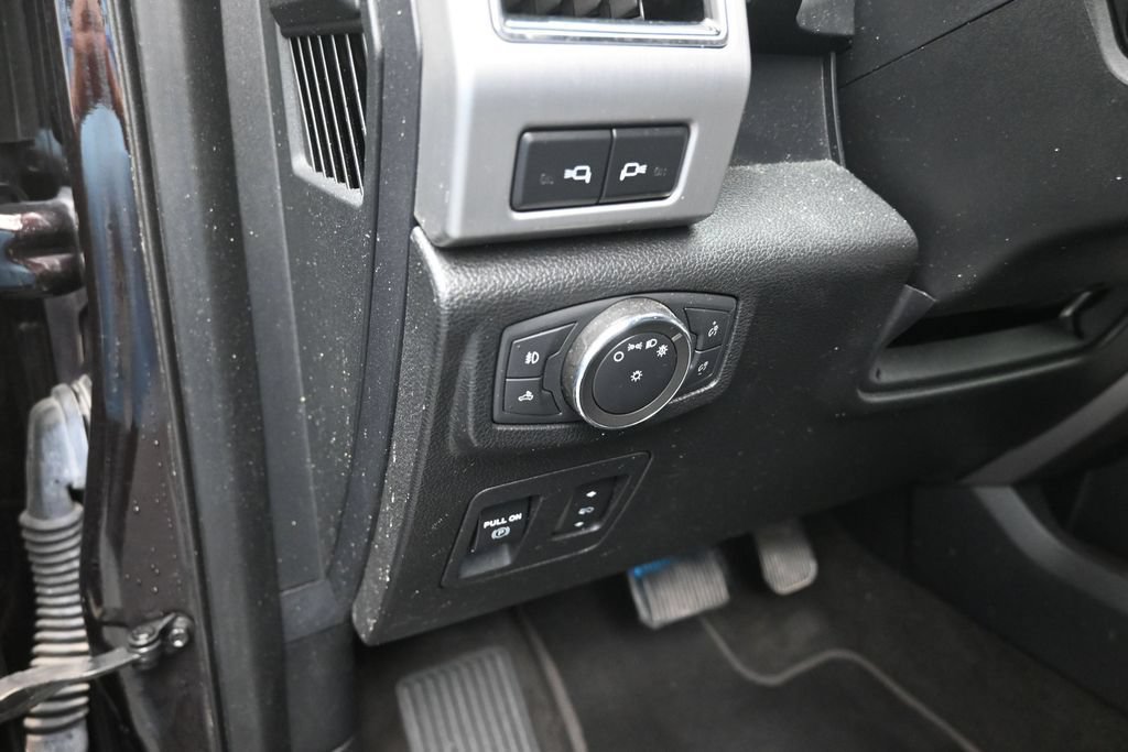 Used 2020 Ford F150 Platinum w/ Equipment Group 701A Luxury AWD/4WD image 13