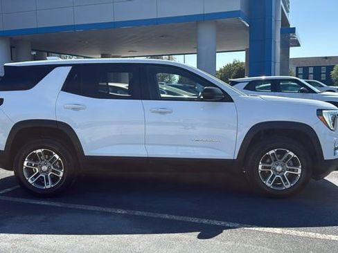 Used 2025 GMC Terrain Elevation AWD/4WD image 8