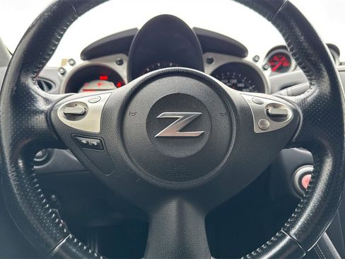 Used 2009 Nissan 370Z Touring w/ Sport Pkg image 19