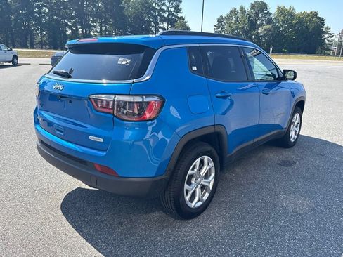 Used 2024 Jeep Compass Latitude AWD/4WD image 10
